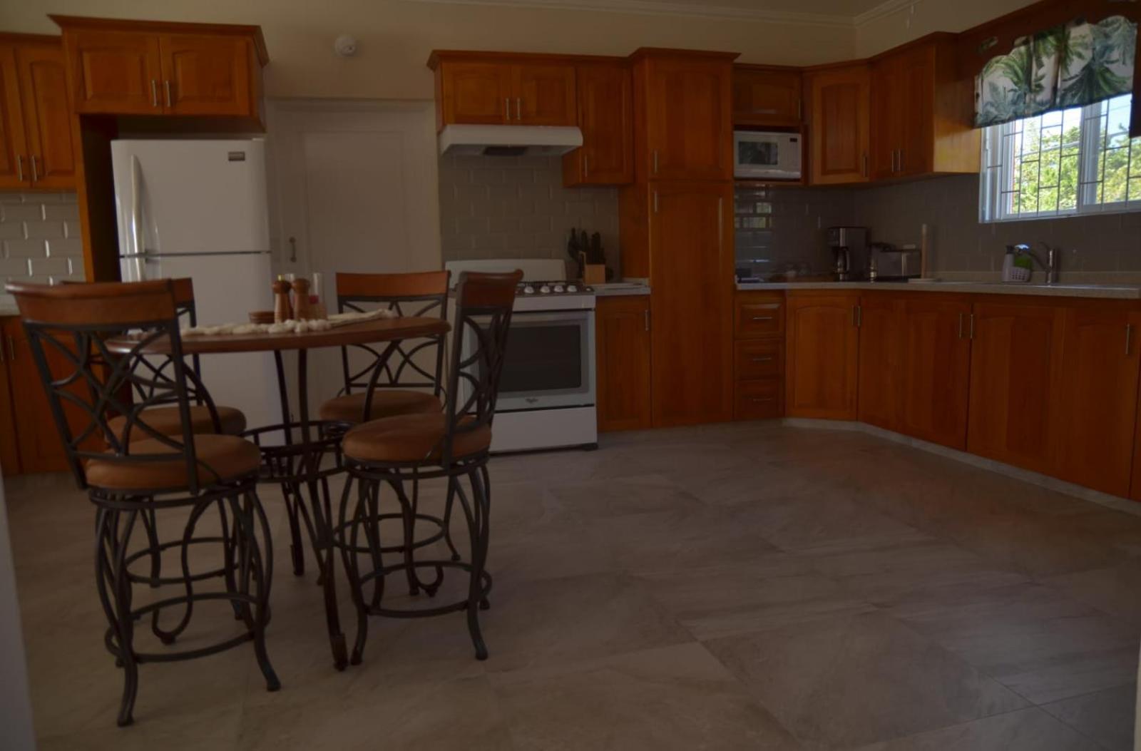 Ixoras Beach Apartments Saint Peter Rum bild